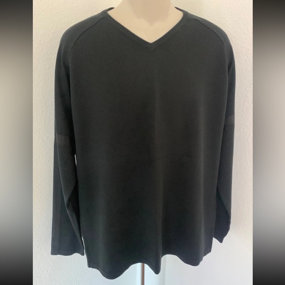 CLAIBORNE LUXE Mens V-Neck Black Knit Contrasting Silk Sweater Top Blouse Sz L